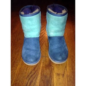 Size 2 Kids Classic Patchwork Boots Green & Blue Size 2 Kids Classic Patchwork Boots Green & Blue