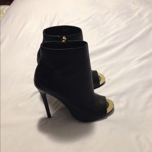 Steve Madden Dianna Booties Steve Madden Dianna Booties