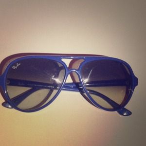 Ray-Ban Accessories - Authentic CATS5000 ray bans Ray-Ban Accessories - Authentic CATS5000 ray bans