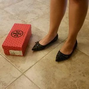 Navy blue Tory Burch flats sz 8 Navy blue Tory Burch flats sz 8