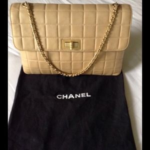 Vintage AUTHENTIC Chanel Lambskin Handbag Vintage AUTHENTIC Chanel Lambskin Handbag