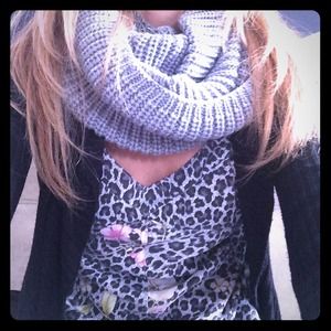 Posh find***:} great scarf from @trangho Posh find***:} great scarf from @trangho
