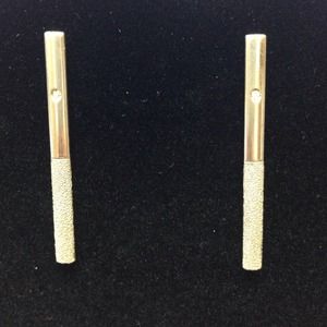 Sterling silver bar shaped earring Sterling silver bar shaped earring