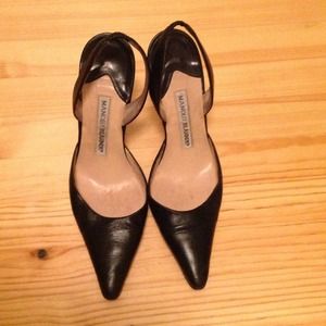 Manolo Blahnik Authentic classic SlingBack Pumps. Manolo Blahnik Authentic classic SlingBack Pumps.
