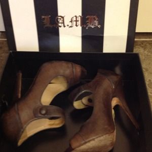 L.A.M.B high heel peep toe shoe size 8m L.A.M.B high heel peep toe shoe size 8m