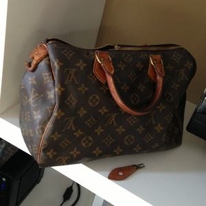 Authentic Louis Vuitton Speedy 35 Authentic Louis Vuitton Speedy 35