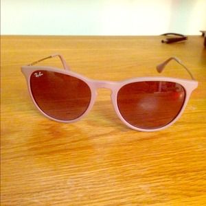 Ray-Ban Accessories - Ray bans (100% authentic!) Ray-Ban Accessories - Ray bans (100% authentic!)