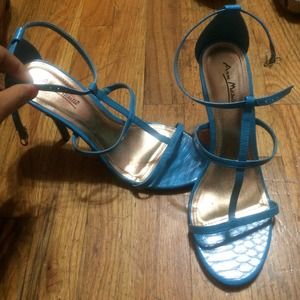 Bright blue Anne Michelle heels! Bright blue Anne Michelle heels!