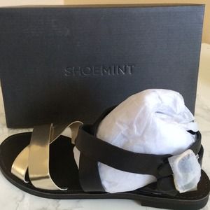Shoemint Analeigh sandal in black&gold - size 8.5 Shoemint Analeigh sandal in black&gold - size 8.5