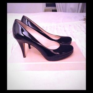 Authentic Prada patent leather black pump Authentic Prada patent leather black pump