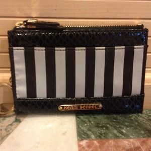 henri bendel Accessories - Henri Bendel purse & keychain henri bendel Accessories - Henri Bendel purse & keychain