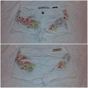 Zara Floral White Denim Shorts Zara Floral White Denim Shorts