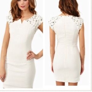 โ๏ธSALEโ๏ธOff white bejeweled dress โ๏ธSALEโ๏ธOff white bejeweled dress