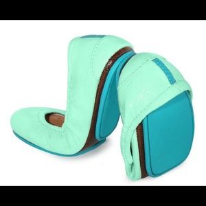 BARELY WORN patent mint Tieks BARELY WORN patent mint Tieks