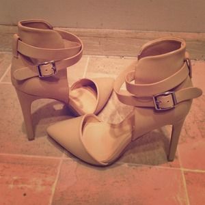Sleek Nude Pointed Toe Heels Sleek Nude Pointed Toe Heels
