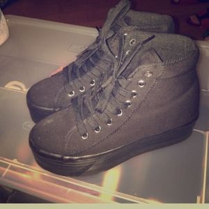 Jeffrey Campbell black platform shoes Jeffrey Campbell black platform shoes