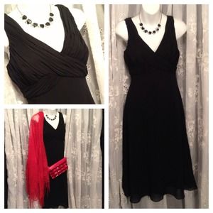 Gorgeous black chiffon cocktail party dress Gorgeous black chiffon cocktail party dress