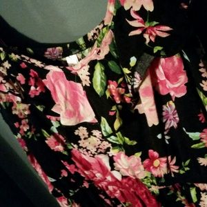 exhilaration Tops - Rose Print Ruffle Tank exhilaration Tops - Rose Print Ruffle Tank
