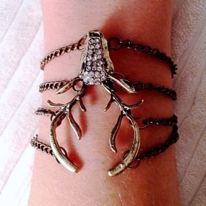 ANTIQUE GOLD REINDEER BRACELET ANTIQUE GOLD REINDEER BRACELET