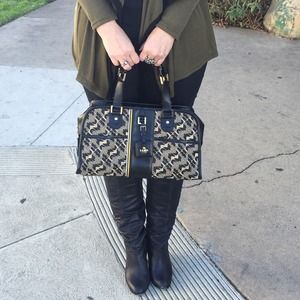 $495 L.A.M.B Satchel by Gwen Stefani Large Purse $495 L.A.M.B Satchel by Gwen Stefani Large Purse