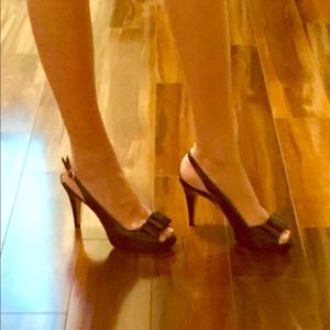 Vince Camuto patent leather bow front heels Vince Camuto patent leather bow front heels
