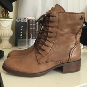 Sam Edelman Tan Combat boots in 8.5 Sam Edelman Tan Combat boots in 8.5