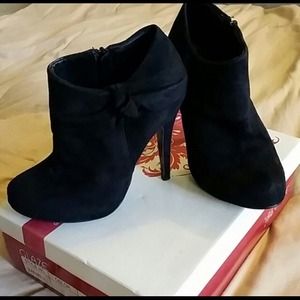 Black booties size 6 Black booties size 6