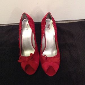 Red peep toe heels with bow Red peep toe heels with bow