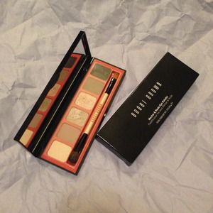 Bobbi Brown Accessories - Bobbi Brown • Nectar & Nude eyeshadow palette Bobbi Brown Accessories - Bobbi Brown • Nectar & Nude eyeshadow palette