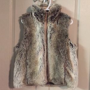 Host pick 12/11 Faux fur vest grey and brown Host pick 12/11 Faux fur vest grey and brown