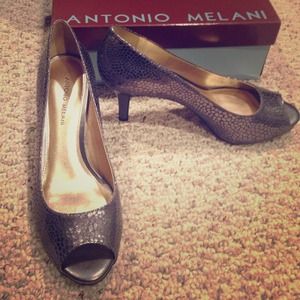 ANTONIO MELANI Shoes - New Antonio Melani Peep Toe Silver Snakeskin Pumps ANTONIO MELANI Shoes - New Antonio Melani Peep Toe Silver Snakeskin Pumps