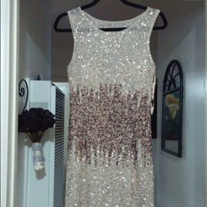 New Adrianna Pappell Gold sequin cocktail dress New Adrianna Pappell Gold sequin cocktail dress