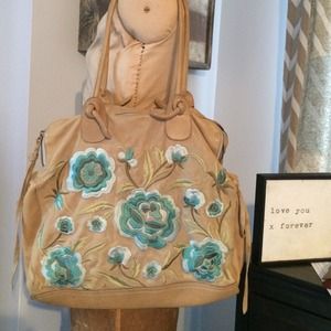 Philosophy di Alberta Ferretti embroidered tan bag Philosophy di Alberta Ferretti embroidered tan bag