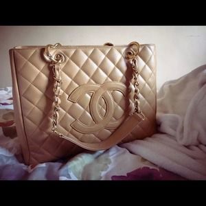 AUTHENTIC CHANEL GST in BEIGE GHW AUTHENTIC CHANEL GST in BEIGE GHW