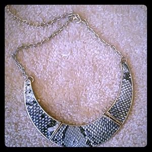 SNAKESKIN NECKLACE SNAKESKIN NECKLACE