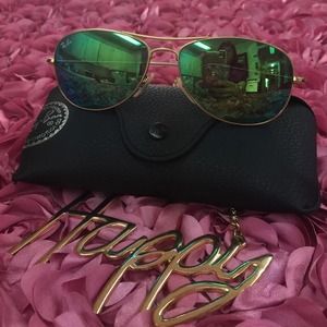 LISTING Ray-Ban Green Mirror Shades LISTING Ray-Ban Green Mirror Shades