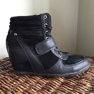 Dailylook Shoes - Wedge Sneakers Dailylook Shoes - Wedge Sneakers