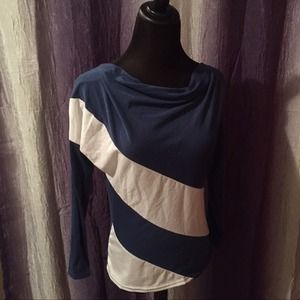 ๏BRAND NEW๏Blue/white color block top ๏BRAND NEW๏Blue/white color block top