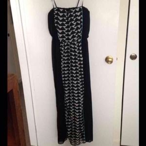οPM Editors Pick! ο Triangle Maxi Dress οPM Editors Pick! ο Triangle Maxi Dress