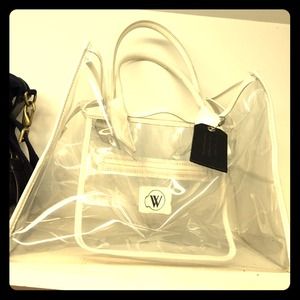 WILDFOX - BELAIR BEACH BAG/TOTE. CLEAR/WHITE. WILDFOX - BELAIR BEACH BAG/TOTE. CLEAR/WHITE.