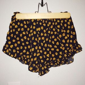 Brandy Melville Vodi Shorts X Floral Brandy Melville Vodi Shorts X Floral