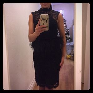 Alice + Olivia feather peplum dress size 0 NEW! Alice + Olivia feather peplum dress size 0 NEW!