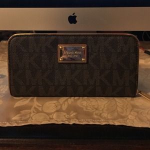MICHAEL KORS ZIP AROUND WALLET MICHAEL KORS ZIP AROUND WALLET