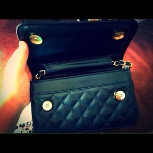 Black quilted Crossbody woc Black quilted Crossbody woc