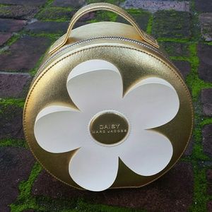 Marc Jacobs Handbags - **Flash sale**Marc Jacobs Daisy Case Marc Jacobs Handbags - **Flash sale**Marc Jacobs Daisy Case