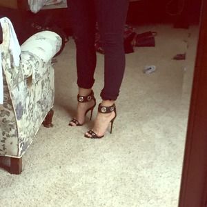 Brand new Giuseppe Zanotti black pumps Brand new Giuseppe Zanotti black pumps