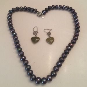 Purple freshwater pearl necklace Purple freshwater pearl necklace