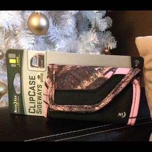 Mossy Oak phone and credit card/money case Mossy Oak phone and credit card/money case