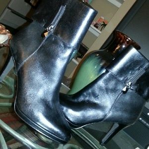 Tahari Gabe Boots 7.5 Black Tahari Gabe Boots 7.5 Black
