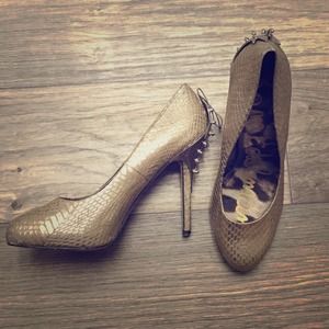 Sam Edelman metallic spike pumps! Sam Edelman metallic spike pumps!